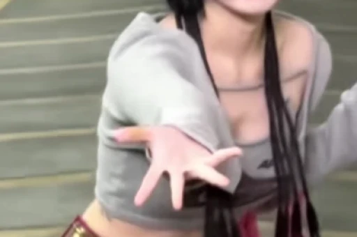 一天四个瓜！深夜泡酒吧、全身整容、恋情曝光赵丽颖让人意外